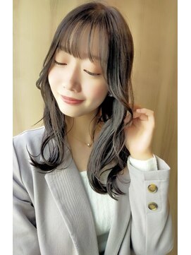 バッカ 横浜桜木町店(BACCA) 桜木町 子連れ くびれ ミディアム