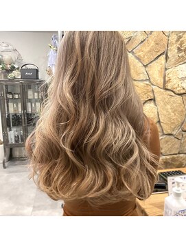 レヴォ(LeVO) ミルクティーベージュ