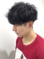 ヒュイル バイ ニアウ(Hwyl by Niau)&nbsp;メンズマッシュパーマニュアンスパーマスパイラルパーマ刈り上げ