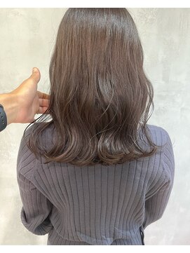 キチ(kichi.) [kichi.] ミディアム×なめらかグレージュ