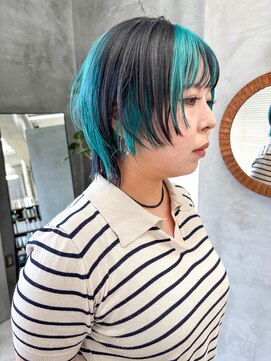 テトヘアー(teto hair) ターコイズ　ブルー　デザインカラー　ハイライト　ウルフカット