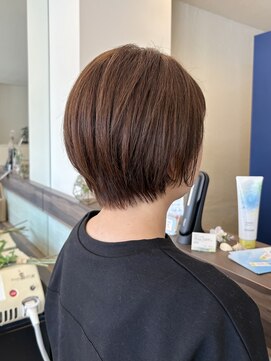 ホリスティックビューティーファミリア 丸みショートボブ