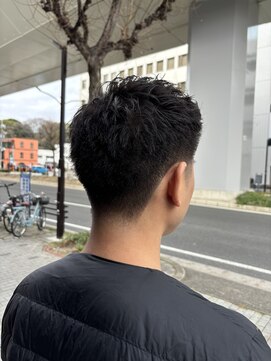 フォーコーナーズ(Four Corners) ローフェード/テーパーフェード/スパイキーショート