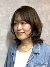ウル(Ulu.)&nbsp;30代40代大人可愛いひし形ふんわりウルフレイヤーボブ x前髪あり