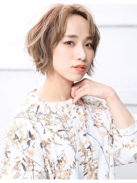 無垢(muku) 大人可愛い小顔ペールベージュ丸みショートボブA２