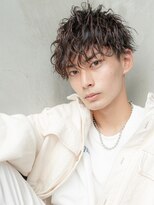 メゾンバイハバナ(maison by HAVANA)&nbsp;束感ショートハイライト波巻きツーブロックマッシュ