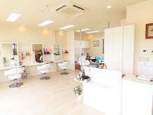 美容室ヘアーズアオキの雰囲気（広い店内でリラックスできる大人女性に人気のサロン♪）