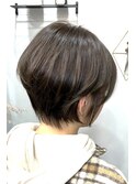 丸みショートボブくびれショートヘア/ベージュカラー/グレージュ