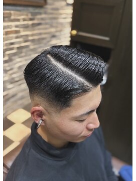 ミリオンバックス 御徒町店(Million Backs) サイドパート/フェード/ハードパート<理容室>[メンズ/バーバー]