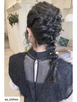 イーズ 鎌倉(e's) 《e's イーズ鎌倉》モコモコ編み込みおさげニュアンスアレンジ