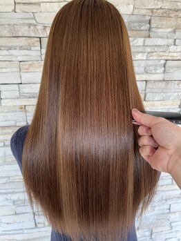 【野々市】emu式ストレ-トで1年2年後も綺麗な髪へ。髪のお悩みに合わせたストレ-トケアがお勧め！