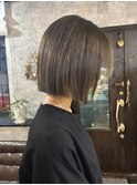 切りっぱなしボブ/オリーブグレージュ