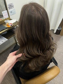 ミルクティーベージュ