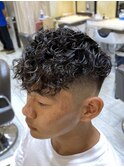 スペインカール　ハードパーマ　フェードカット