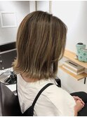 白髪ぼかしハイライト×ぱつっとミディ【シン】