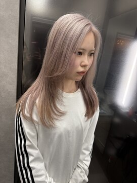 リリー ヘアーアンドビューティー(Lily) ホワイトピンクグレージュ