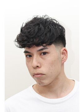 ダリーサード(DALIE third) メンズスペインカールスキンフェード