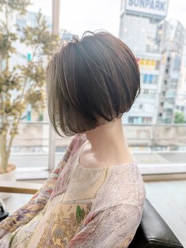 プレジール (Plaisir) 内巻き前下がりボブ 40代50代60代新宿白髪染めインナーカラー