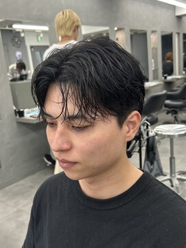 オーバルバイアピッシュ(OVARL by apish) メンズカット/韓国ヘア/メンズパーマ/センターパート