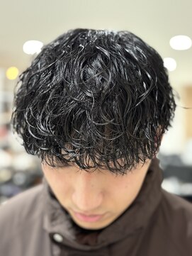 レボ(Revo) 人気ナンバーワンスタイル！波巻きパーマ