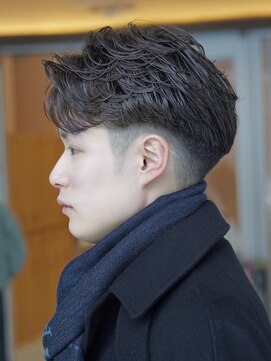 ガーデンヨコハマエスト(GARDEN YOKOHAMA est) 毛流れパーマ　ツーブロック　クリームパーマ