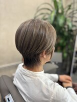 アキコ(AKIko)&nbsp;洗練された、大人のためのハンサムショート