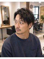 MEN's Baguz MEN'Sカット/ MEN'Sパーマ/ MEN'Sカラー 黒髪無造作ウェーブセンターパート