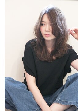 ルーシー(Lucy) ベージュカラー☆ラフウェーブ