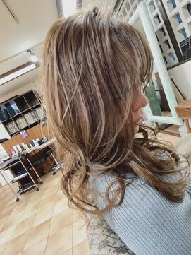 ヘアー デザイナーズ クルー ドルフィン(HAIR DESIGNERS CREW dolphin) feminine nuance layer