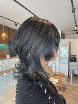 ディードア ヘア ヴィジョン(Ddoor hair vision) 外ハネショートウルフ×インナーカラー