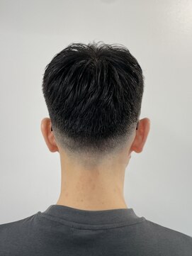 リバティシェアバーバー 銀座(LIBERTY SHARE BARBER) フェードカットクロップスタイル