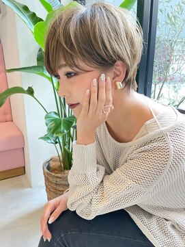 ロット 横浜(lot) フェザーショート×ミルクティーベージュダブルカラー[横浜駅]