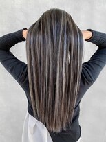 ティア 高知店(TIA)&nbsp;艶感ロングストレート♪ シルバーハイライト