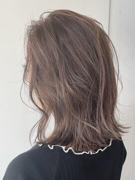 エイド 都立大学(AID_) くすみベージュ/切りっぱなし/ミディアム