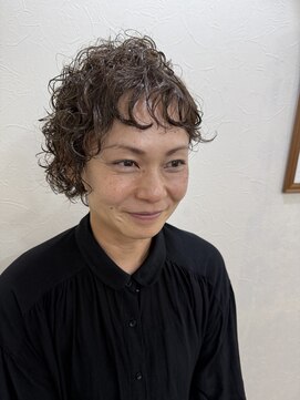 イズミ(izumi) 個性的パーマ