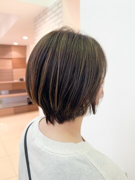 アッシュ 十日市場店(Ash) ショートボブ