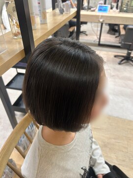 エレン(E L E N) 地毛風ストレート/縮毛矯正