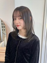 ムージー(moug)&nbsp;ミディアムレイヤー/暗髪/韓国/広島/袋町