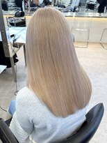 サンクプロジェクト(cinq PROJECT) 明るめホワイトミルクティーベージュ韓国ミディアムレイヤー原宿