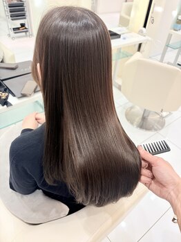 ソーホーニューヨーク ギンザ(SOHO NEW YORK GINZA)の写真/クセやうねりを抑え美しい艶髪に♪ダメージを最小限に抑えた施術で、思わず触れたくなる美髪を実現*
