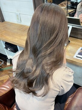 トレス(TRESS) オリーブグレージュ 赤み消しカラー ブリーチなし 表参道