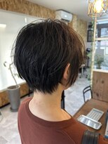 ユニ (UNI) くせ毛×ショート