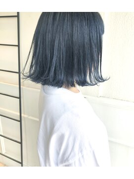 ムジーク(Musiiik) 外はねボブとネイビー