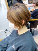 愛され大人ショートボブ・アッシュベージュ・流し前髪【BISA】