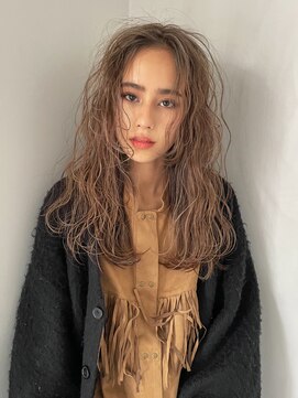 ルーム(Loom.) 波巻きハイライトロング