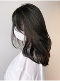 スモーキーオリーブ毛流れレイヤーカット_セクション_ba370511