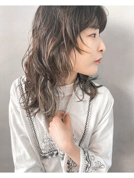 ジュリエッタ(giulietta) ウルフパーマ インナーカラー