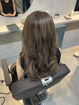 プラスシー(+C) 大人の白髪もぼかせるハイライト/福岡脱白髪染め/福岡白髪ぼかし