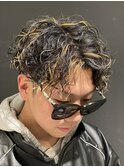 スパイラルパーマ×金メッシュ