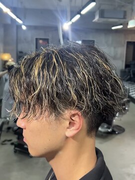 メイン(MENIN) 【Insta@hi_de0205】センター分けスタイル[相模大野/メンズ]